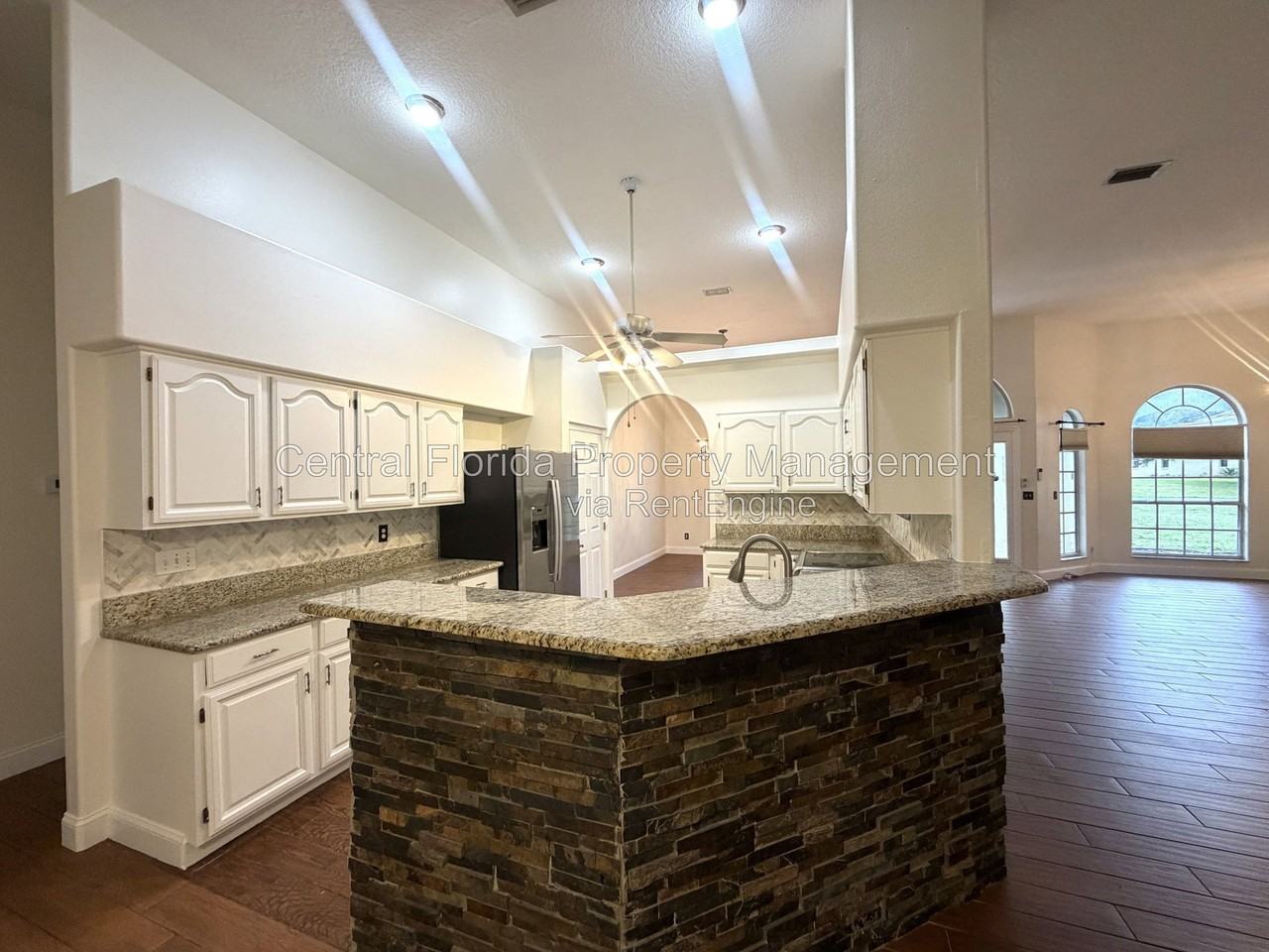 12639 Lake Ridge Cir - Photo 7 of 28