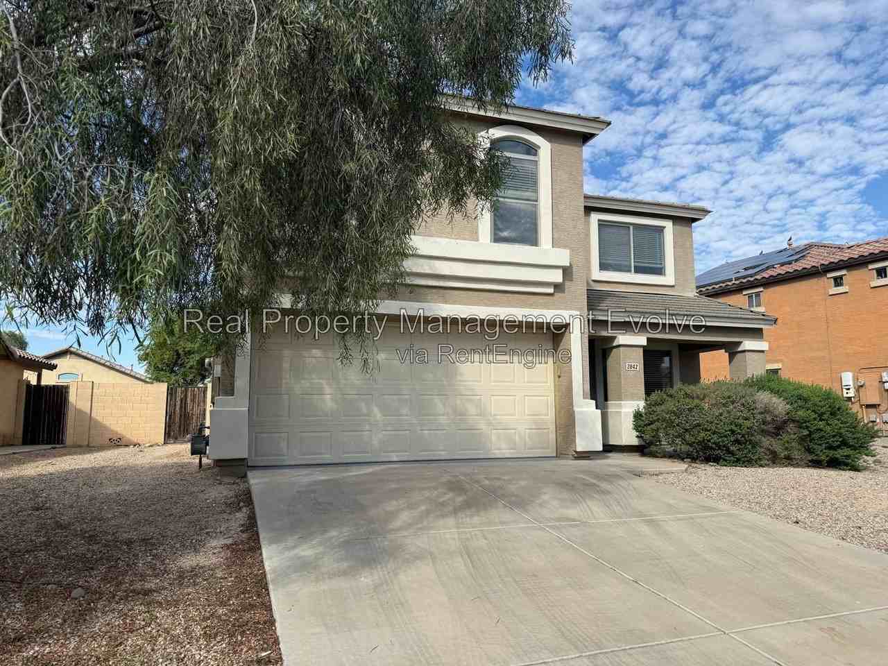 2842 S 161st Ave - Photo 3 of 34