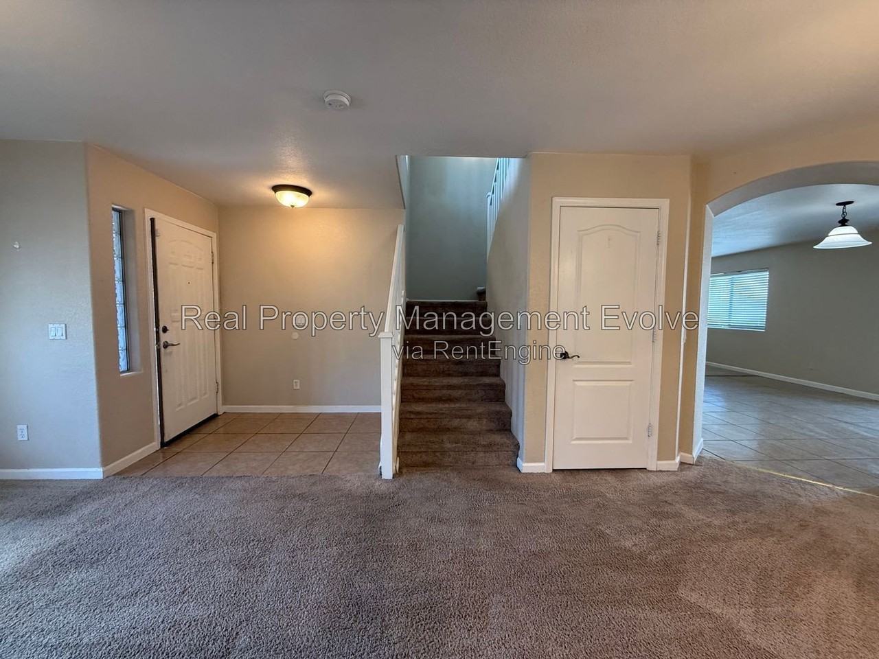 2842 S 161st Ave - Photo 5 of 34