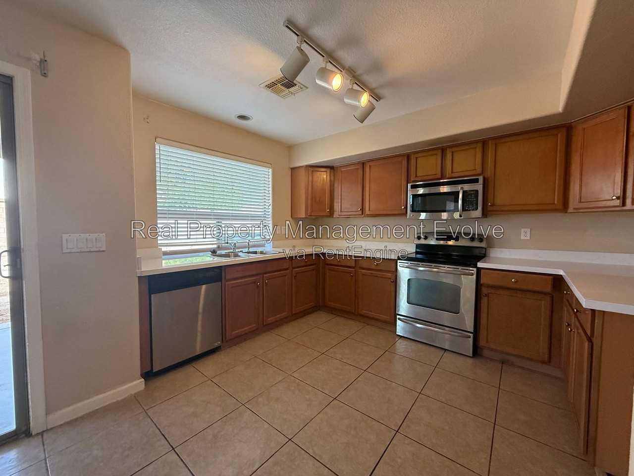 2842 S 161st Ave - Photo 7 of 34