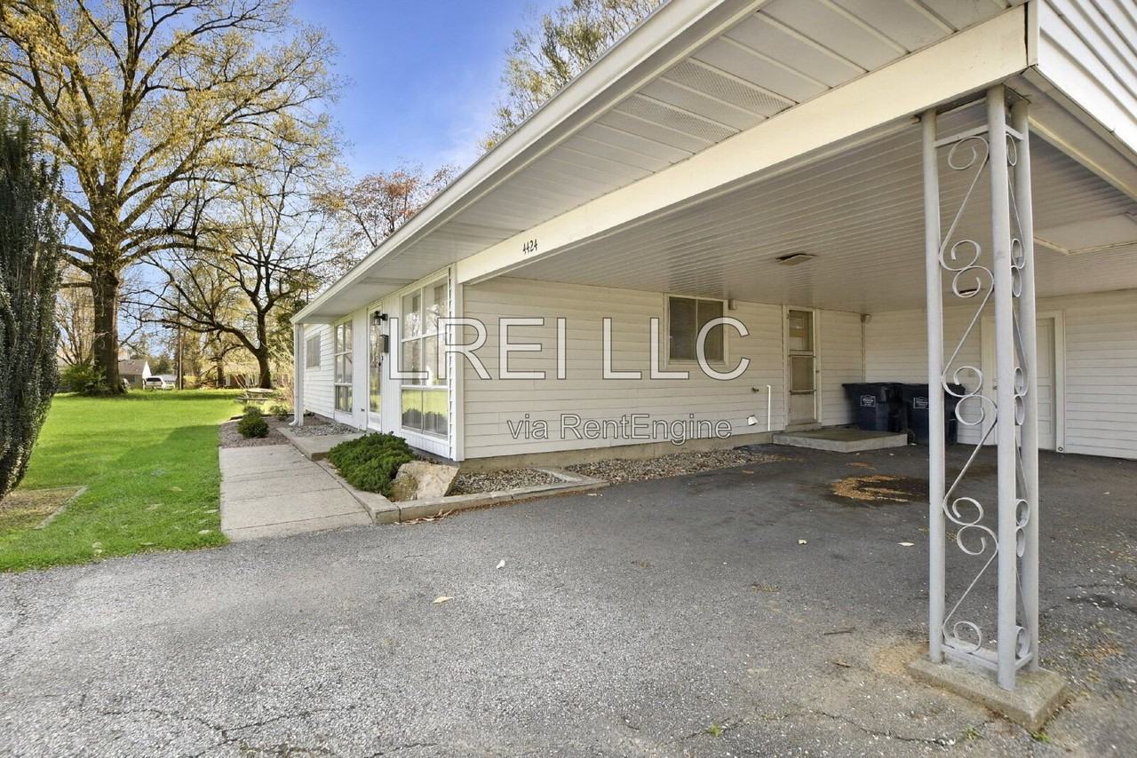 4424 Heather Ln - Photo 2 of 16