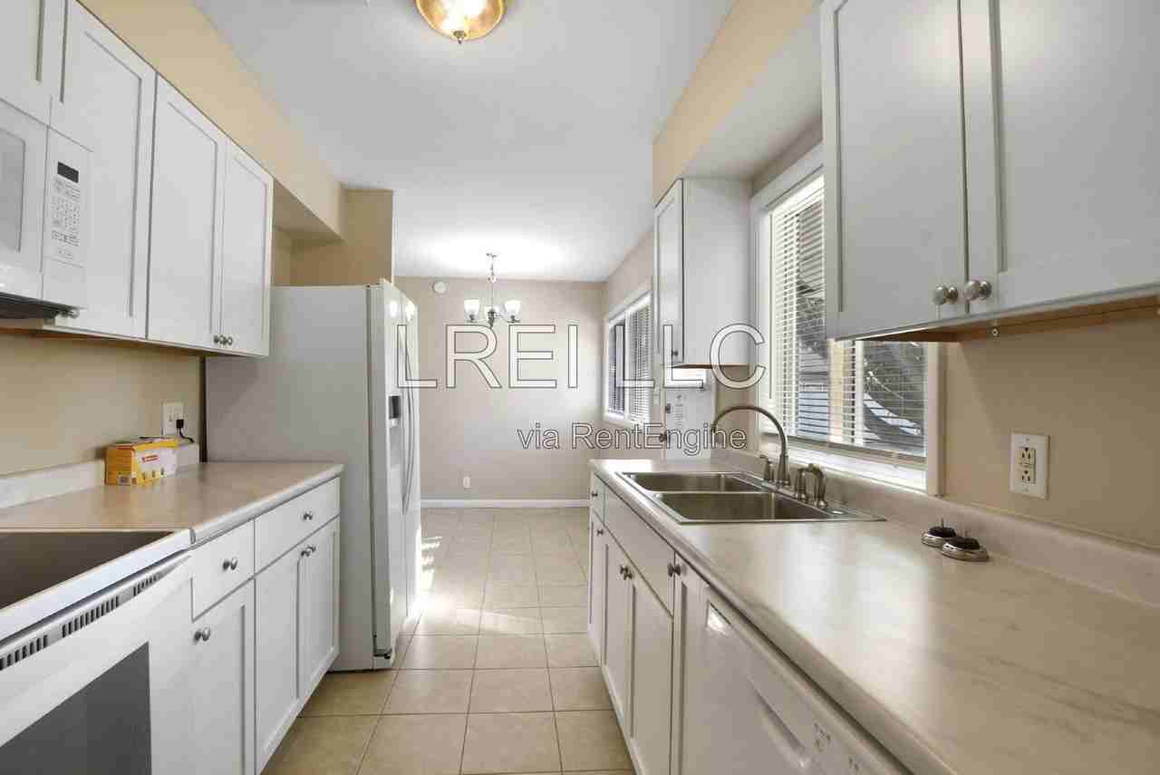 4424 Heather Ln - Photo 7 of 16