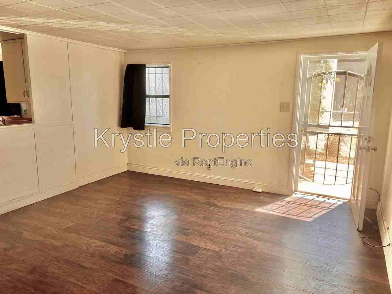 1450 1/2 Louisiana St - Photo 2 of 19