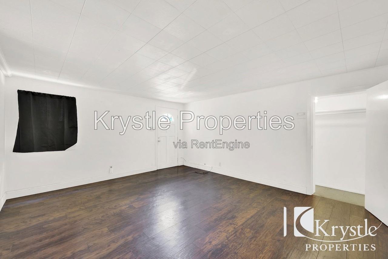 1450 1/2 Louisiana St - Photo 3 of 19