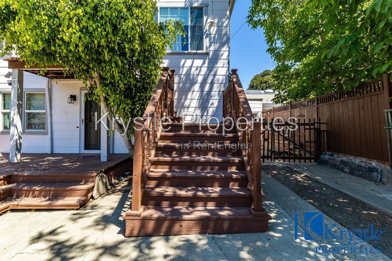 1324 Wanda St - Photo 2 of 46