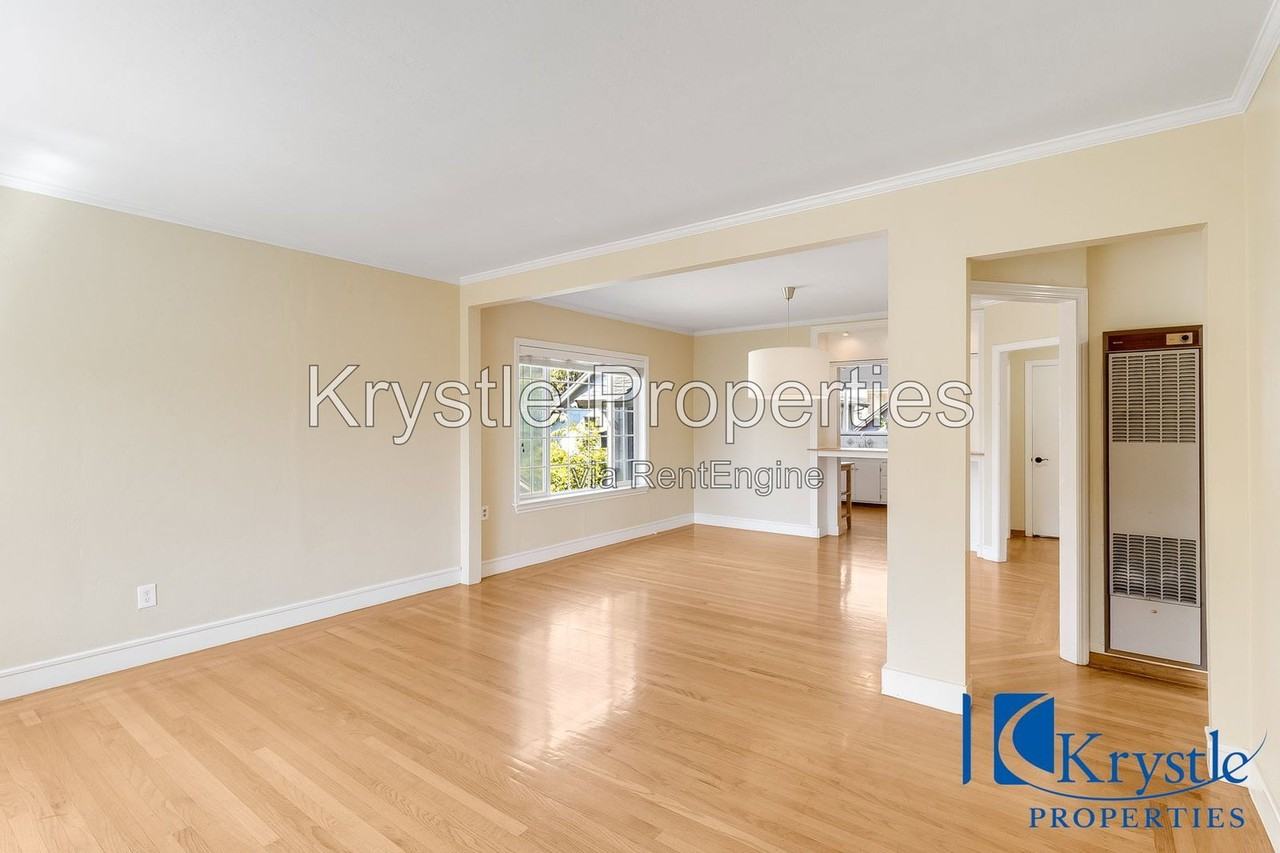 1324 Wanda St - Photo 4 of 46