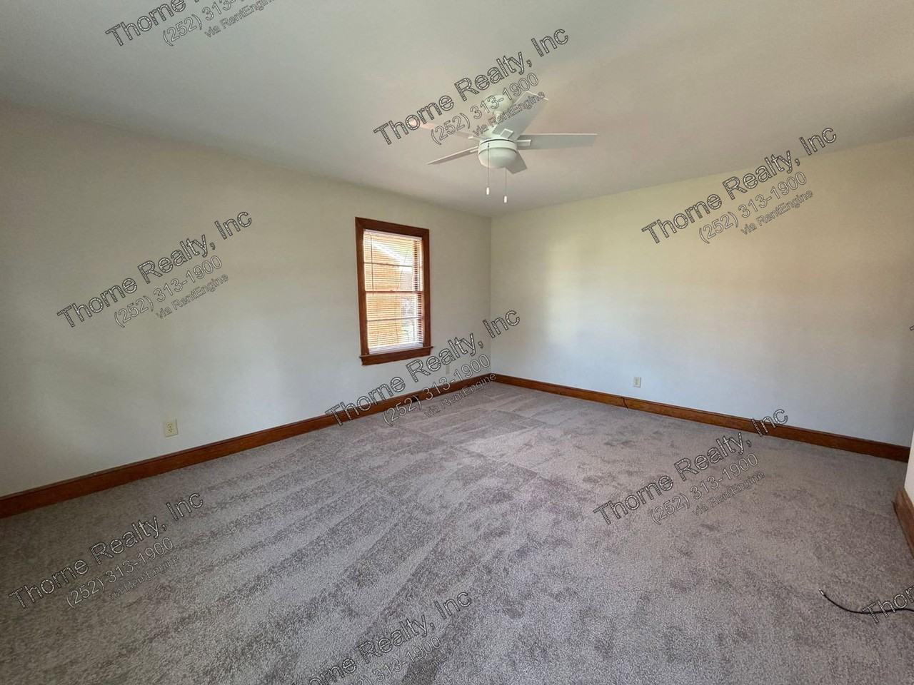 307 Hall St - Photo 2 of 8