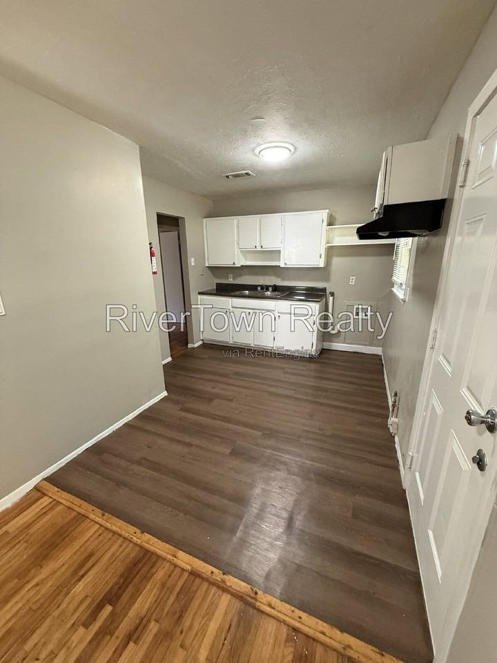 3558 Debby Dr - Photo 2 of 6