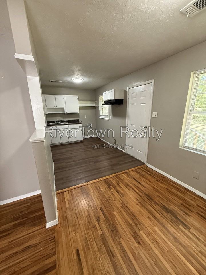 3558 Debby Dr - Photo 3 of 6