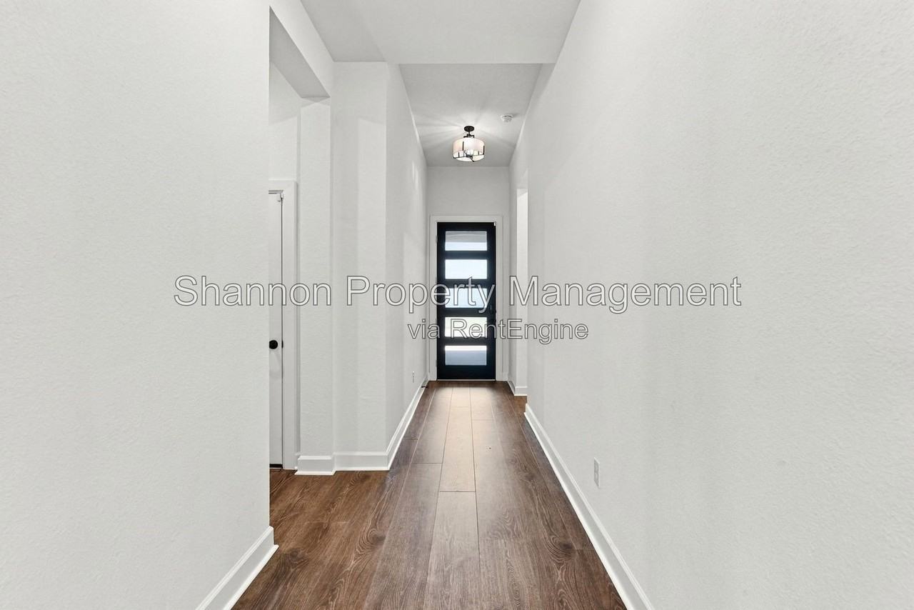 5510 Orangery Ln - Photo 3 of 34