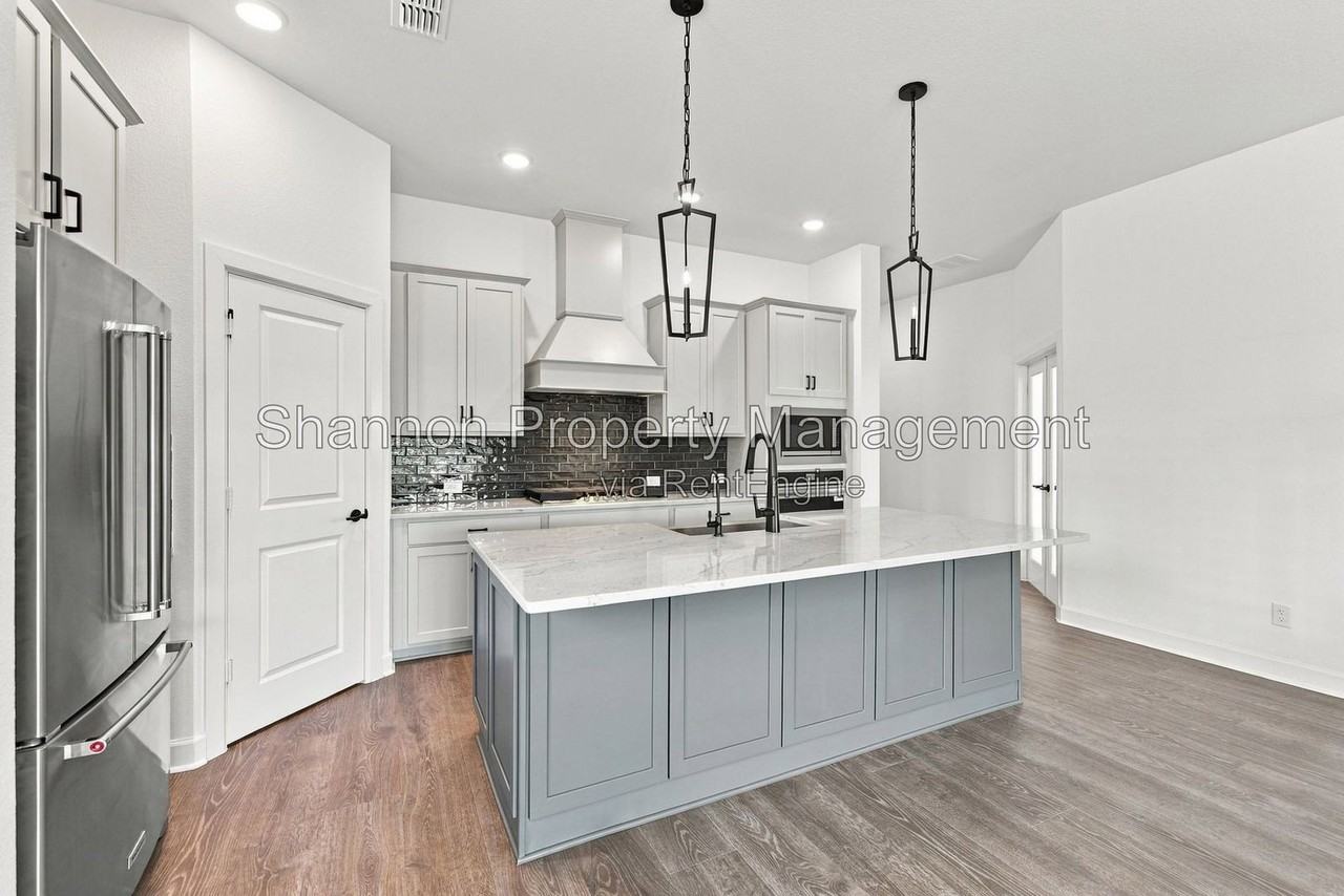 5510 Orangery Ln - Photo 6 of 34