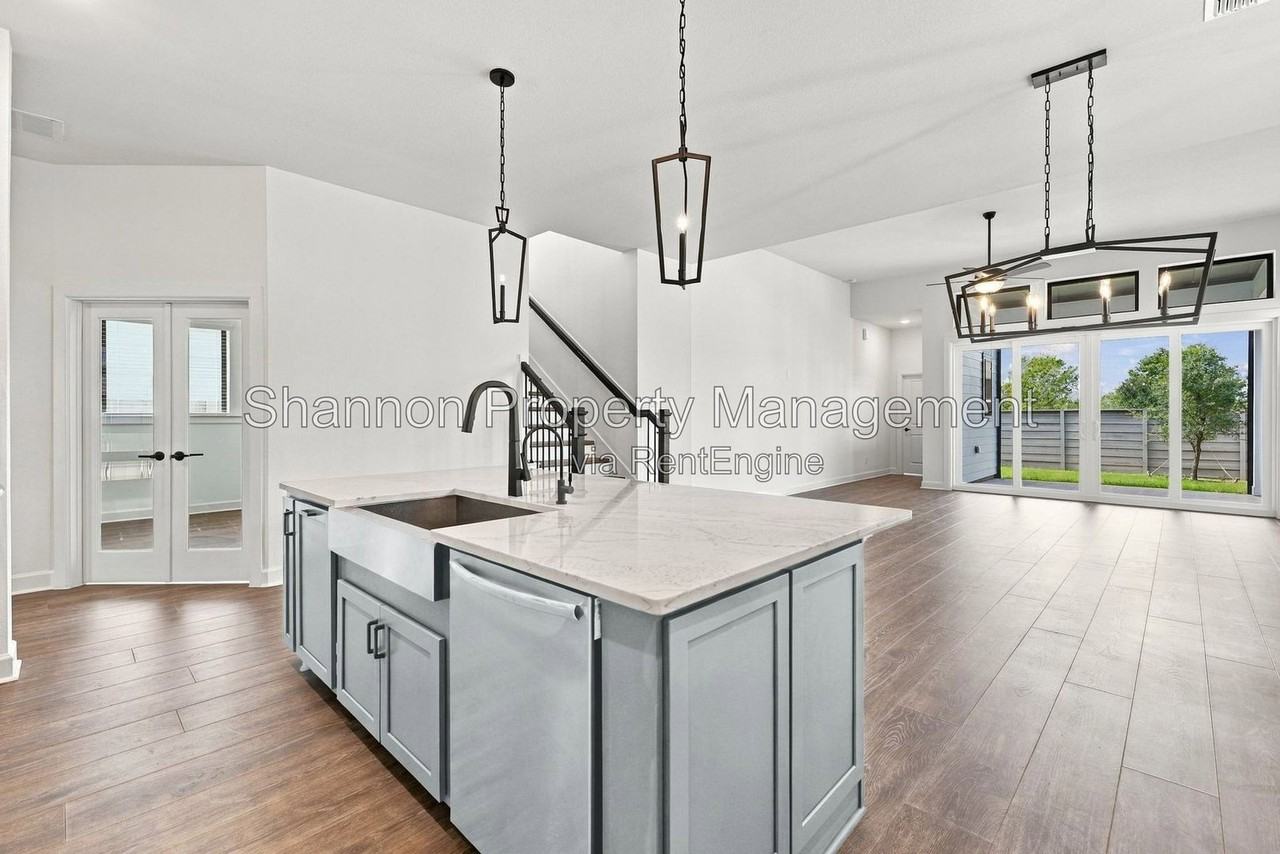 5510 Orangery Ln - Photo 7 of 34