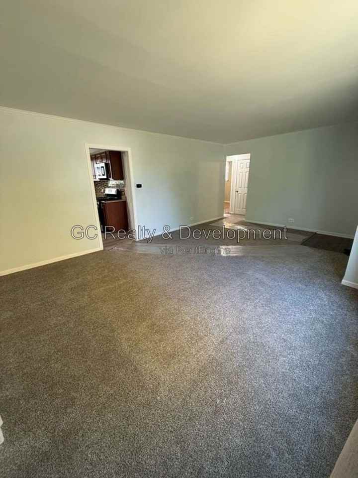 17638 Roosevelt Ave - Photo 6 of 10