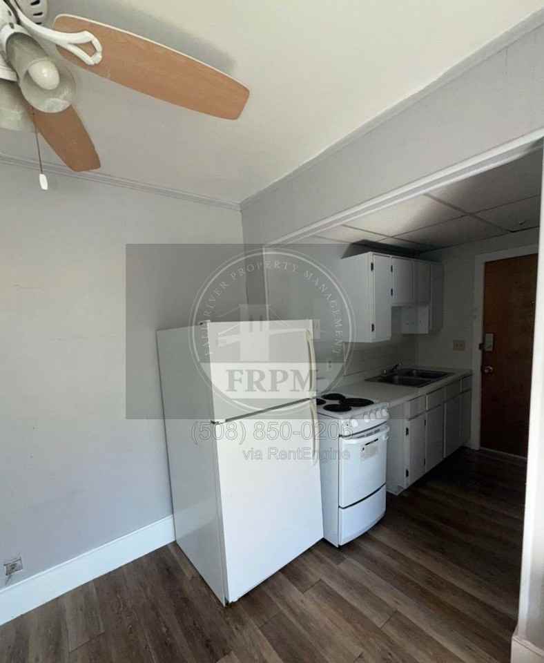 33 Berkley St #2 - Photo 4 of 34