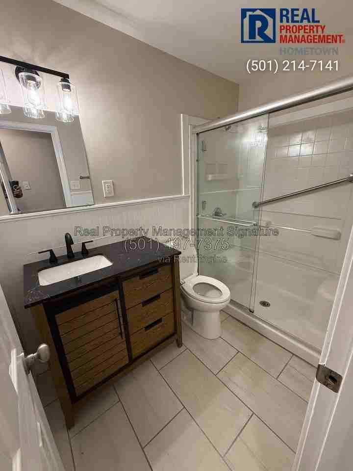 304 W 52nd St - Photo 3 of 17