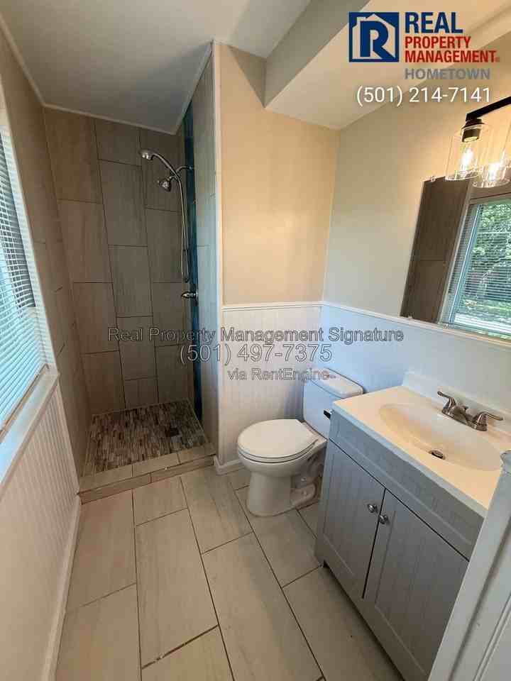 304 W 52nd St - Photo 7 of 17