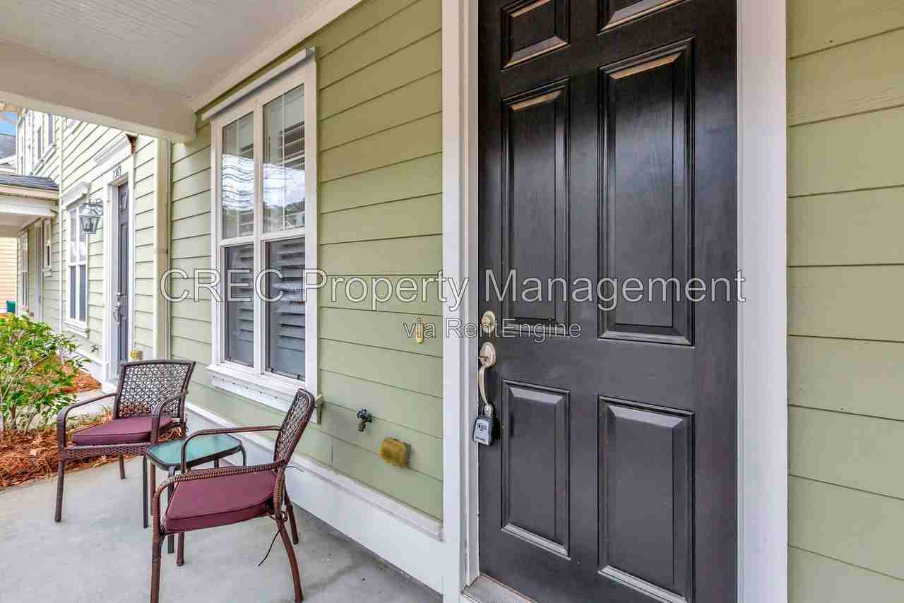 2365 Kings Gate Ln - Photo 3 of 35