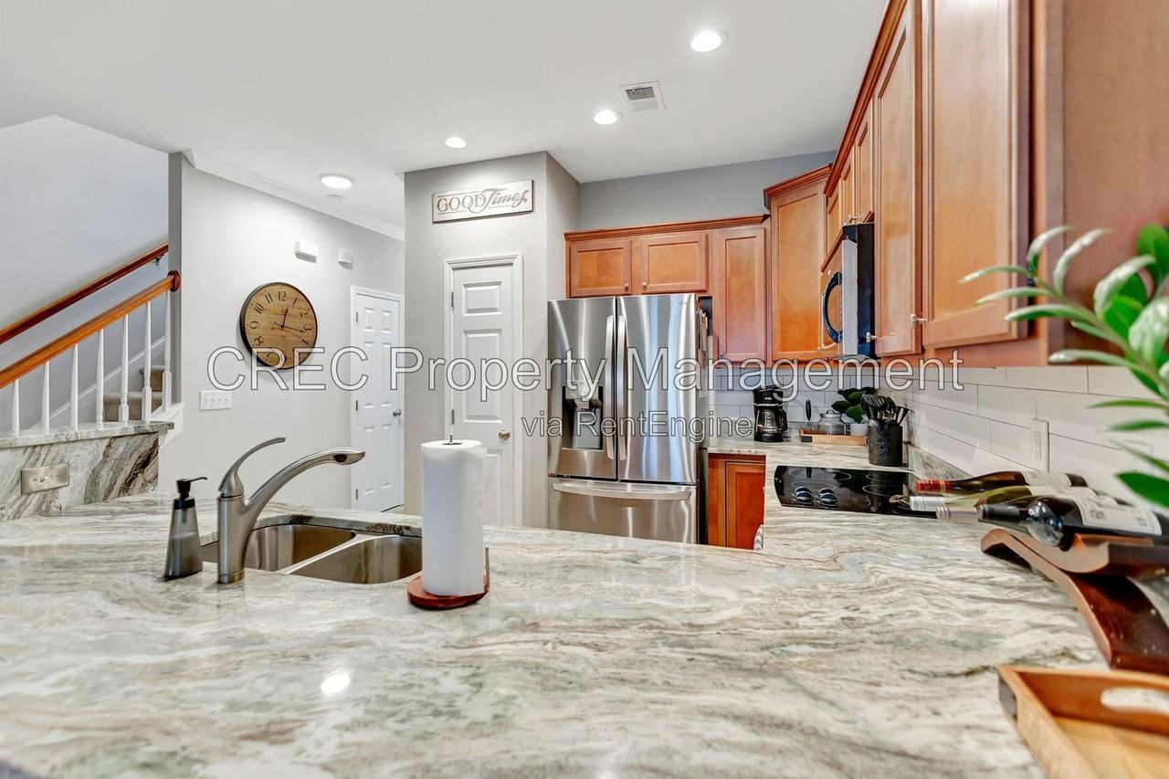 2365 Kings Gate Ln - Photo 7 of 35