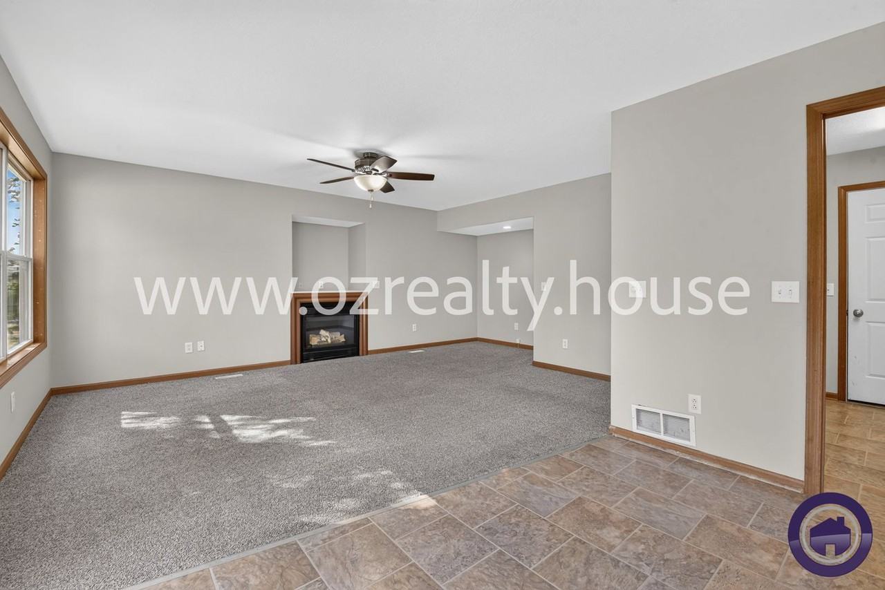 29742 Brookview Ct - Photo 3 of 23