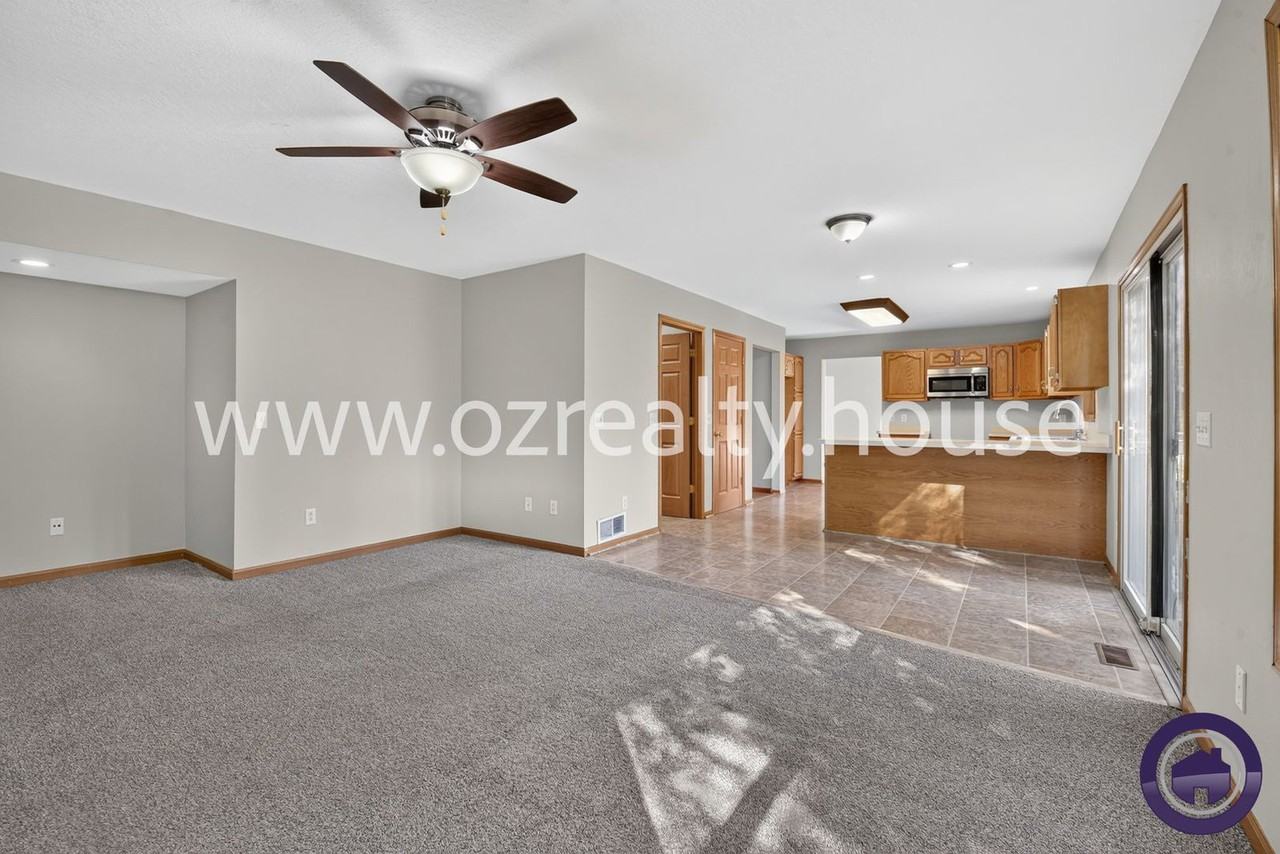 29742 Brookview Ct - Photo 4 of 23