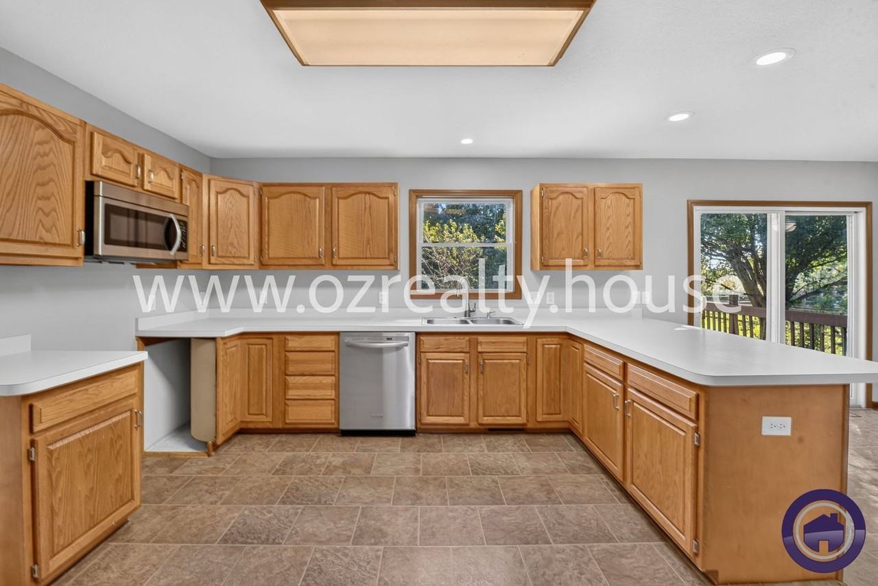29742 Brookview Ct - Photo 5 of 23