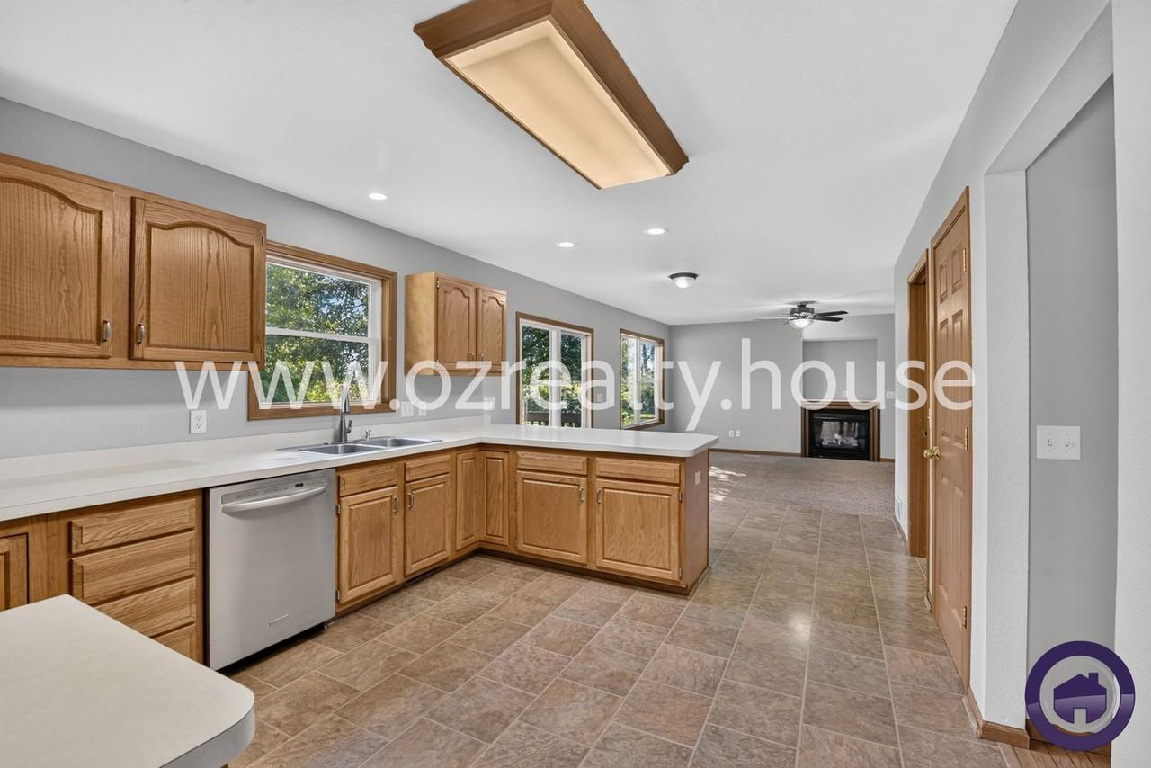 29742 Brookview Ct - Photo 6 of 23