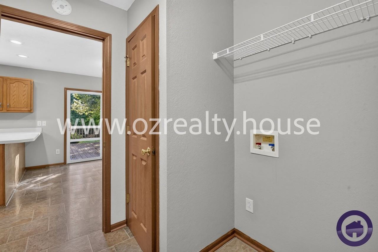 29742 Brookview Ct - Photo 7 of 23
