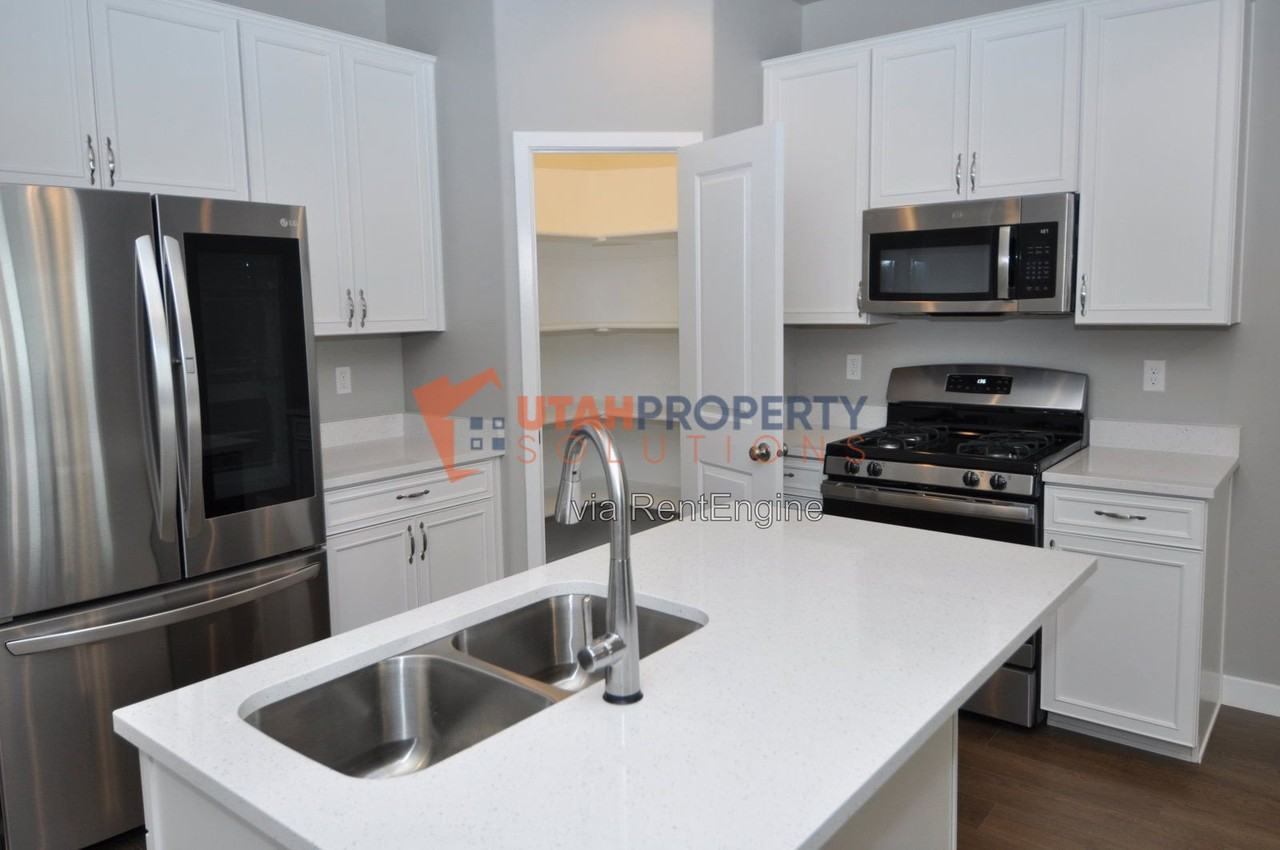 15080 S Wild Horse Way - Photo 7 of 24