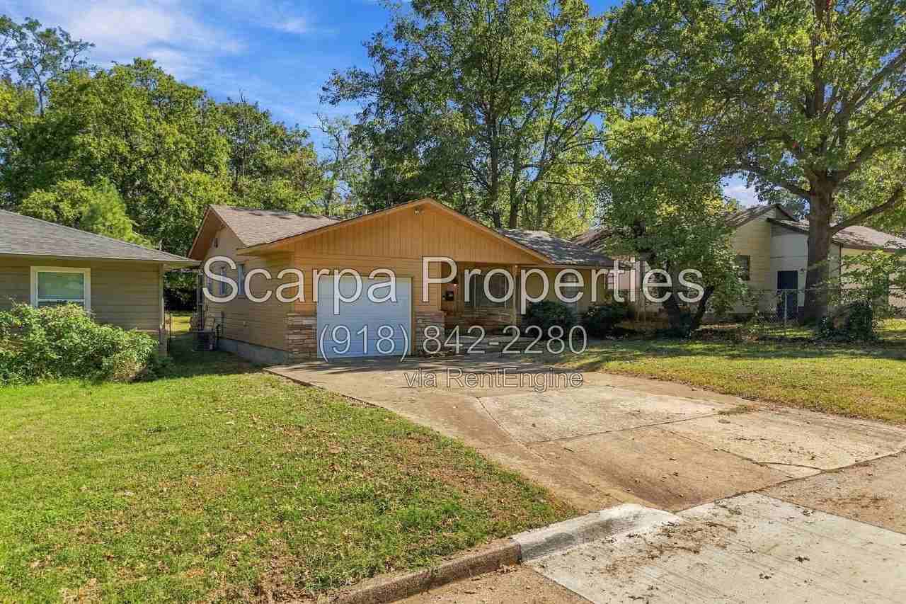 3743 S Jamestown Ave - Photo 2 of 22