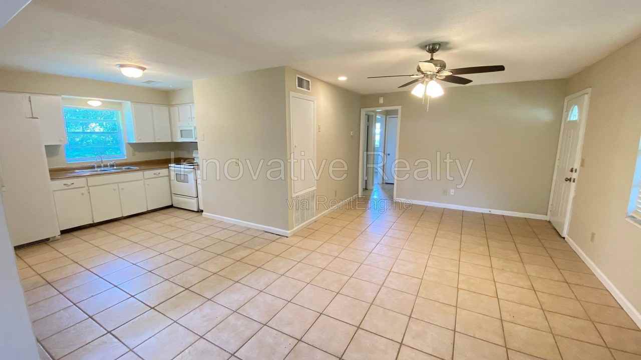 5 Michelle Dr - Photo 2 of 13