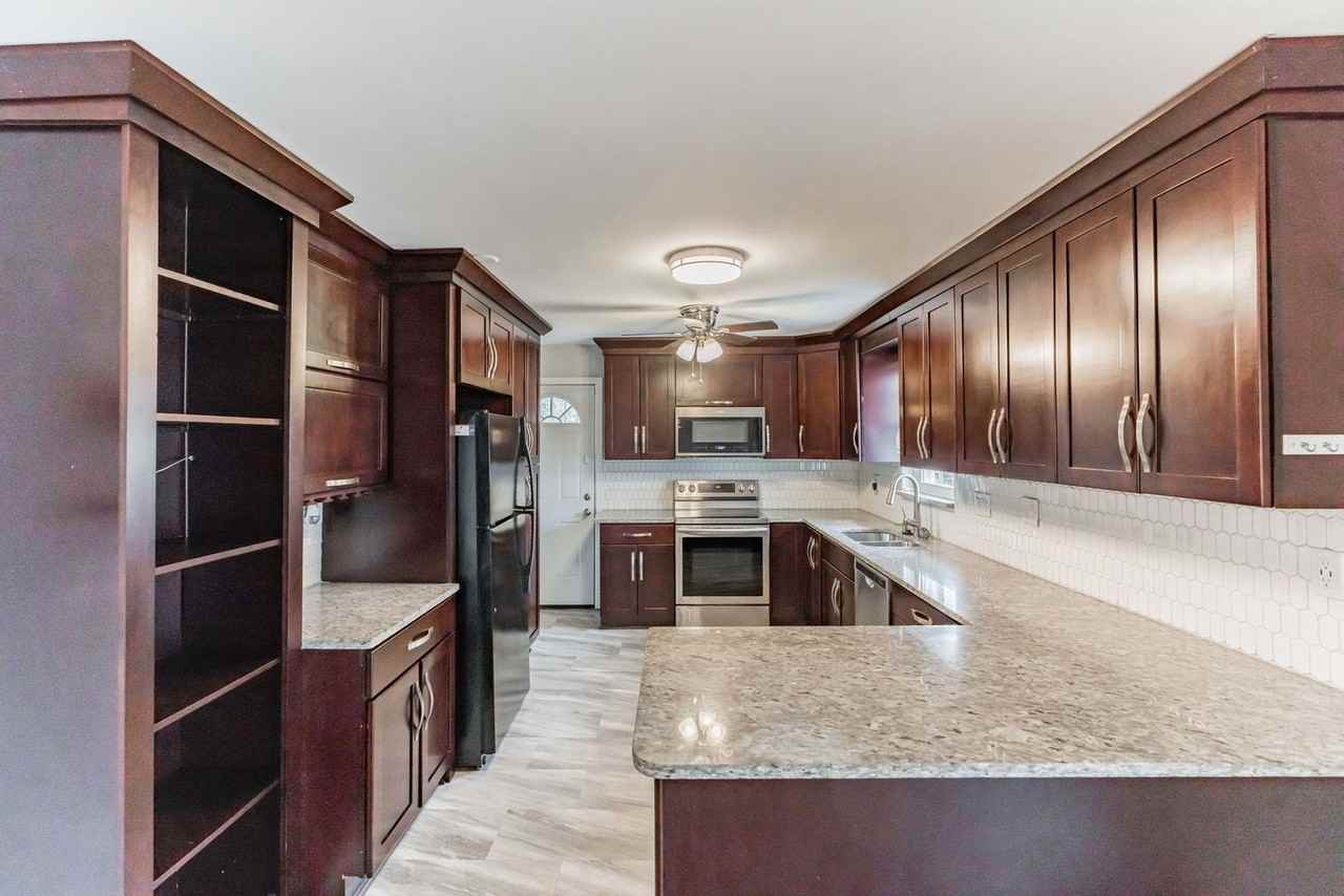 12814 Whiteholm Dr - Photo 3 of 23