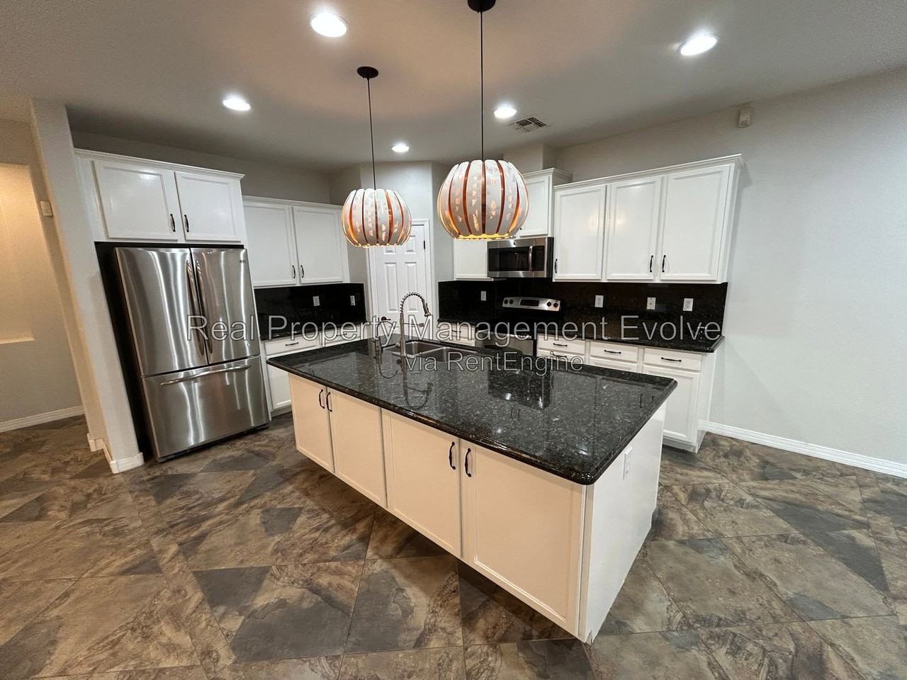 9033 W State Ave - Photo 3 of 26