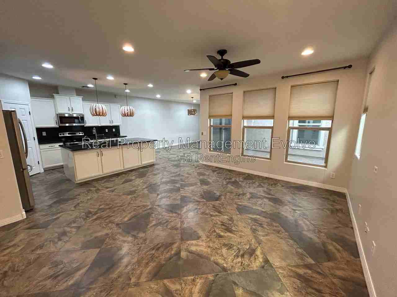 9033 W State Ave - Photo 4 of 26