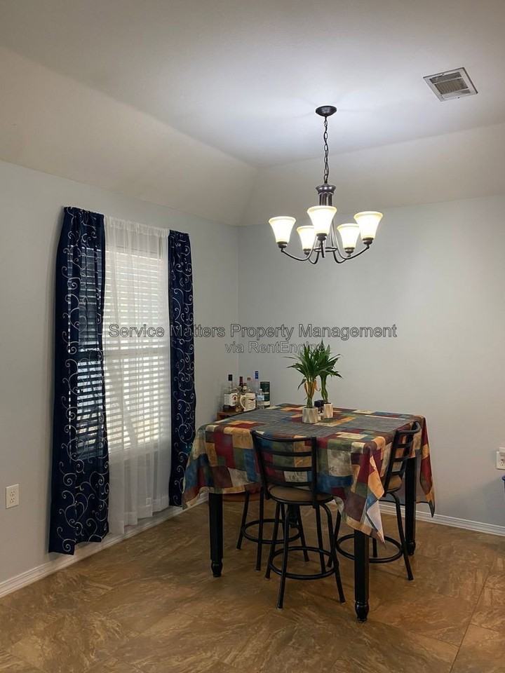 5773 Pescara Dr - Photo 6 of 22
