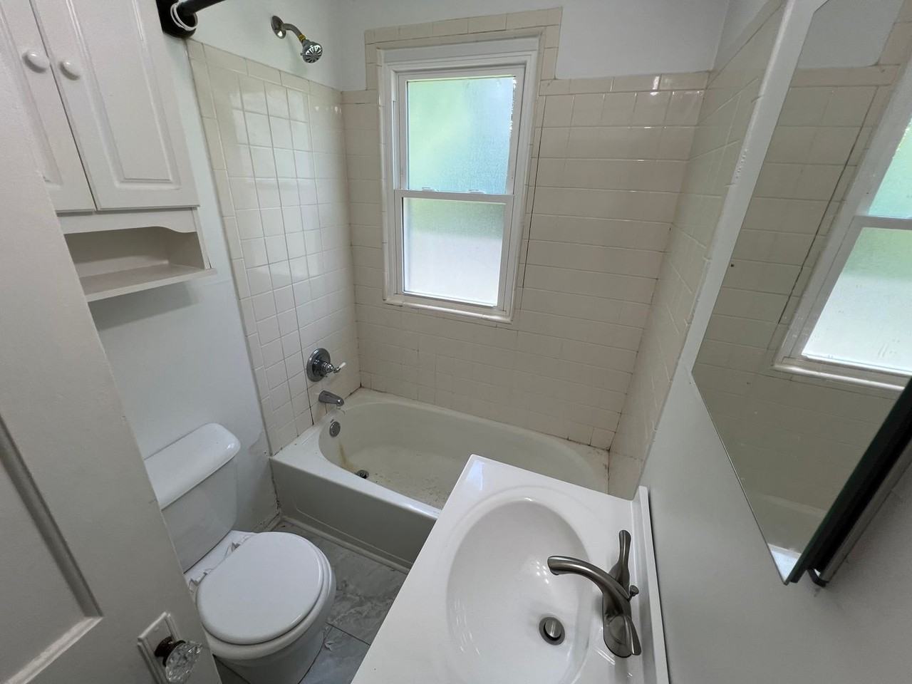 702 Burns Ave #B - Photo 5 of 9