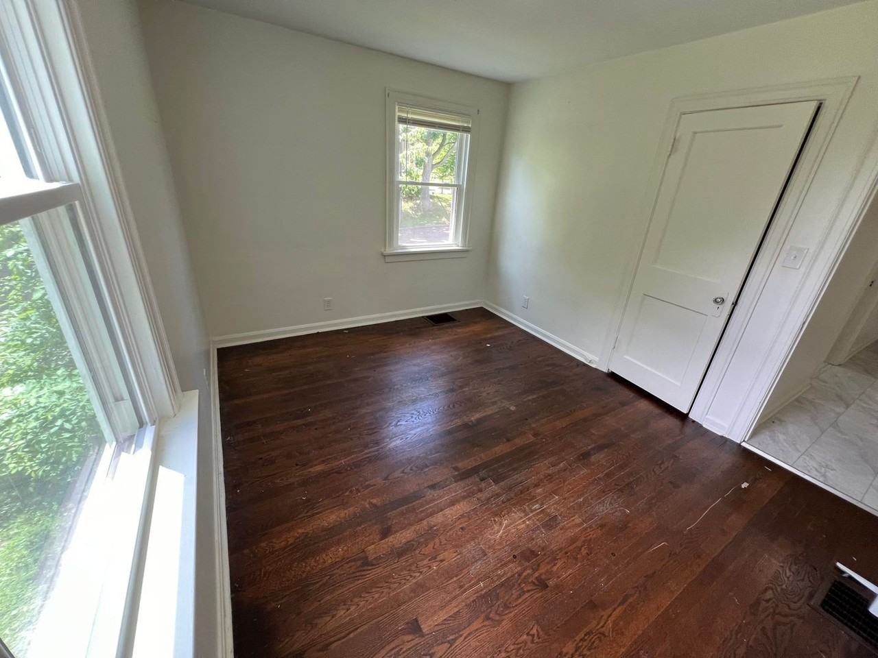 702 Burns Ave #B - Photo 7 of 9