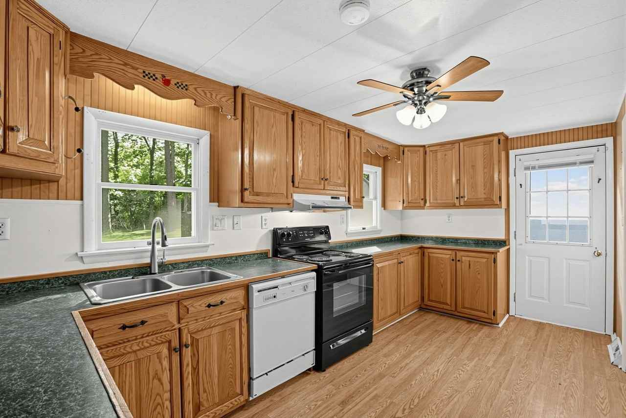 47935 Mary Lynn Dr - Photo 4 of 17