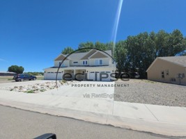 featured image of 914 Douglas Dr #A