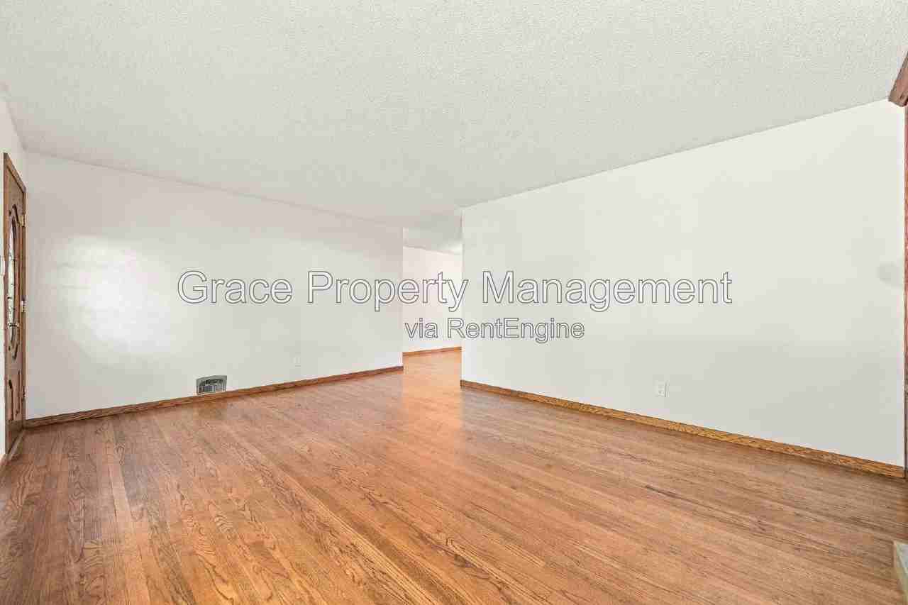 2861 S Yates St - Photo 3 of 21