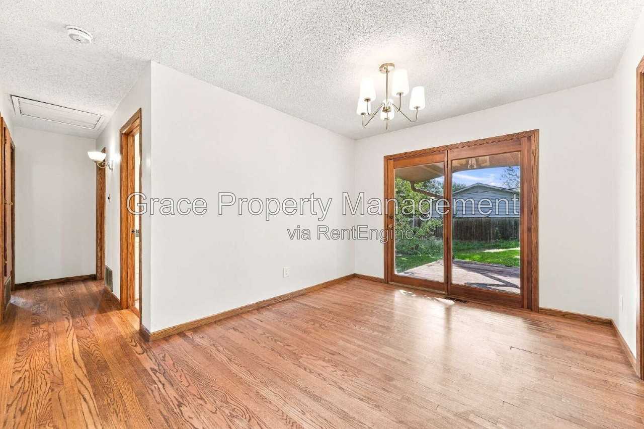 2861 S Yates St - Photo 4 of 21