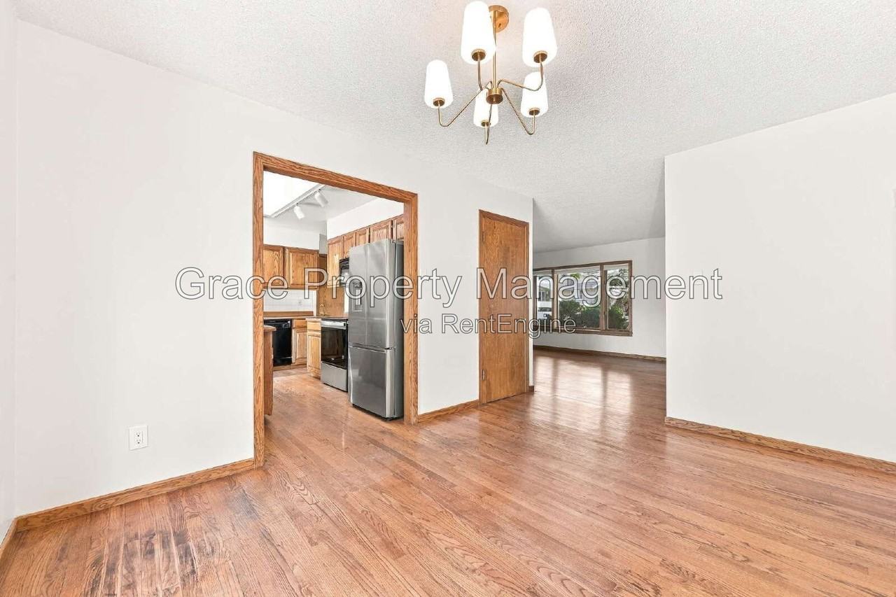 2861 S Yates St - Photo 5 of 21