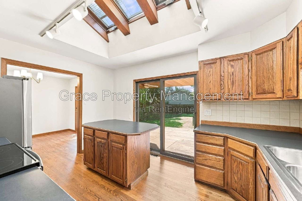 2861 S Yates St - Photo 7 of 21