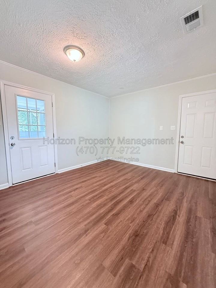 1733 Live Oak Dr Nw - Photo 3 of 24