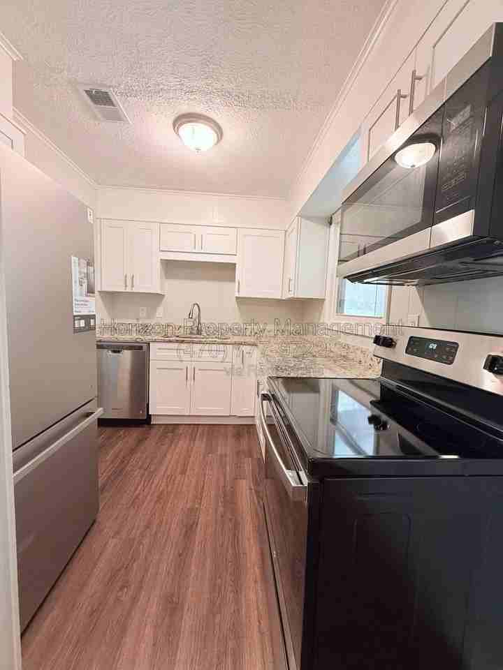 1733 Live Oak Dr Nw - Photo 7 of 24