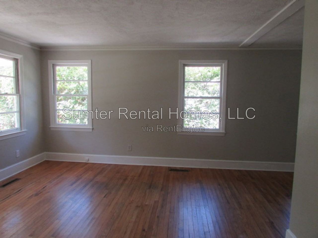 107 Emily Dr - Photo 3 of 12