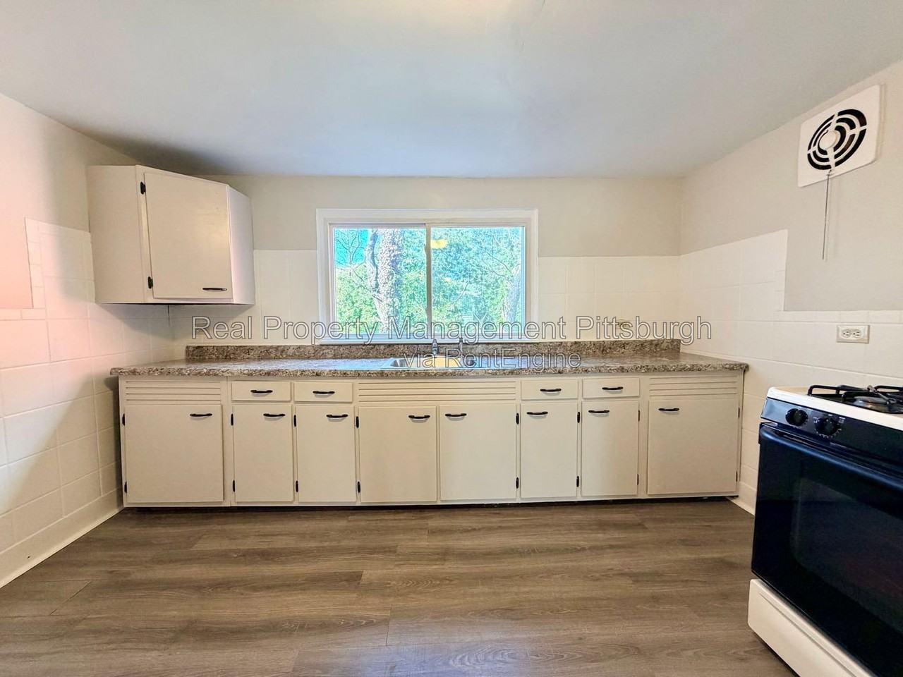 1360 Herman St #1 - Photo 2 of 11