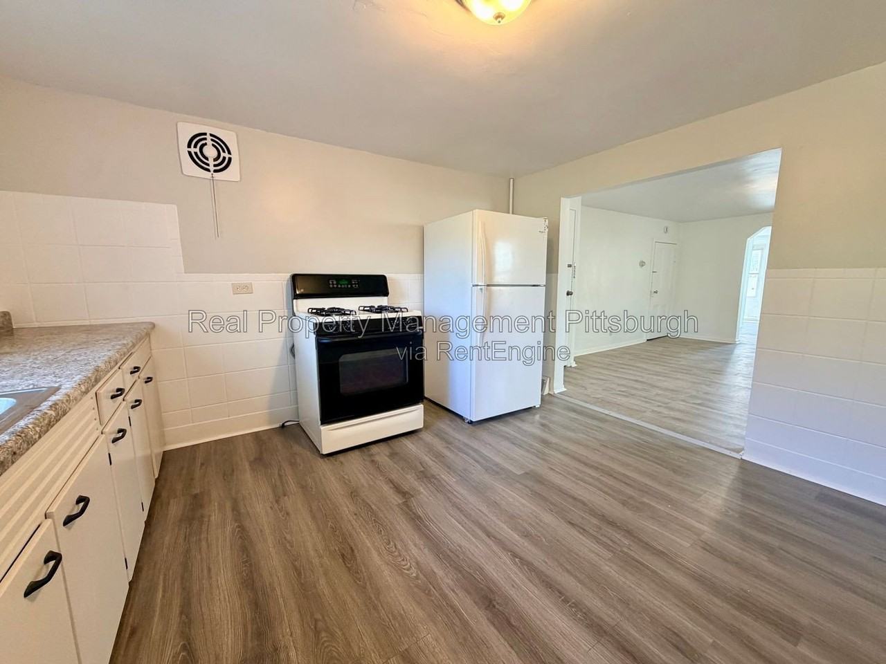 1360 Herman St #1 - Photo 3 of 11