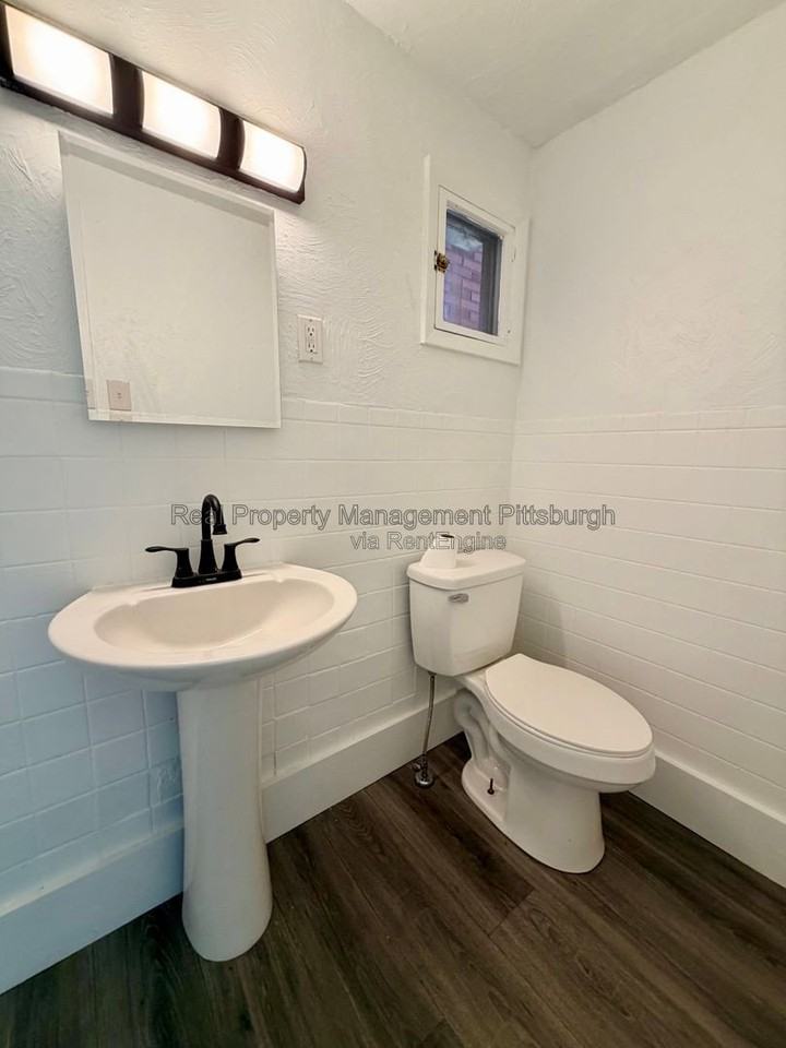 1360 Herman St #1 - Photo 7 of 11
