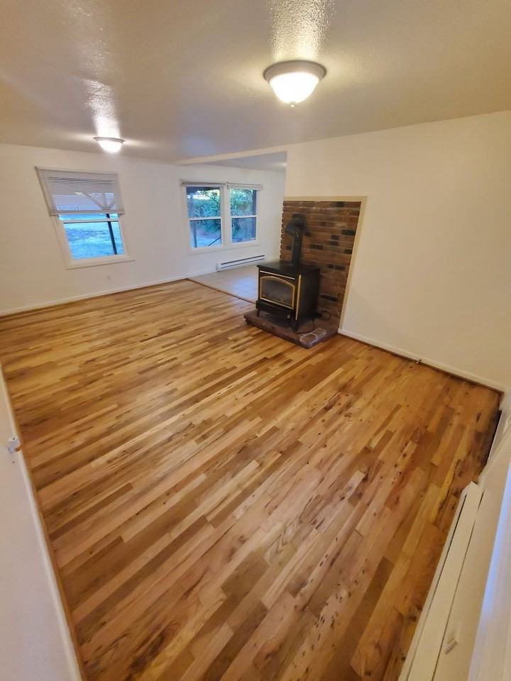 1160 Lee St Se - Photo 2 of 25