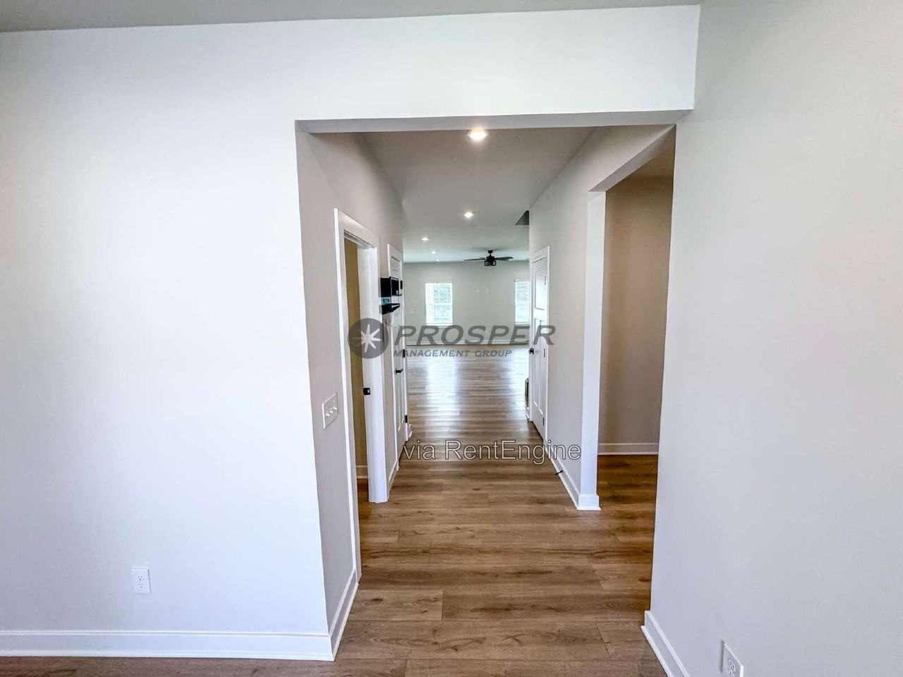 124 Dunroyal Rd - Photo 4 of 30